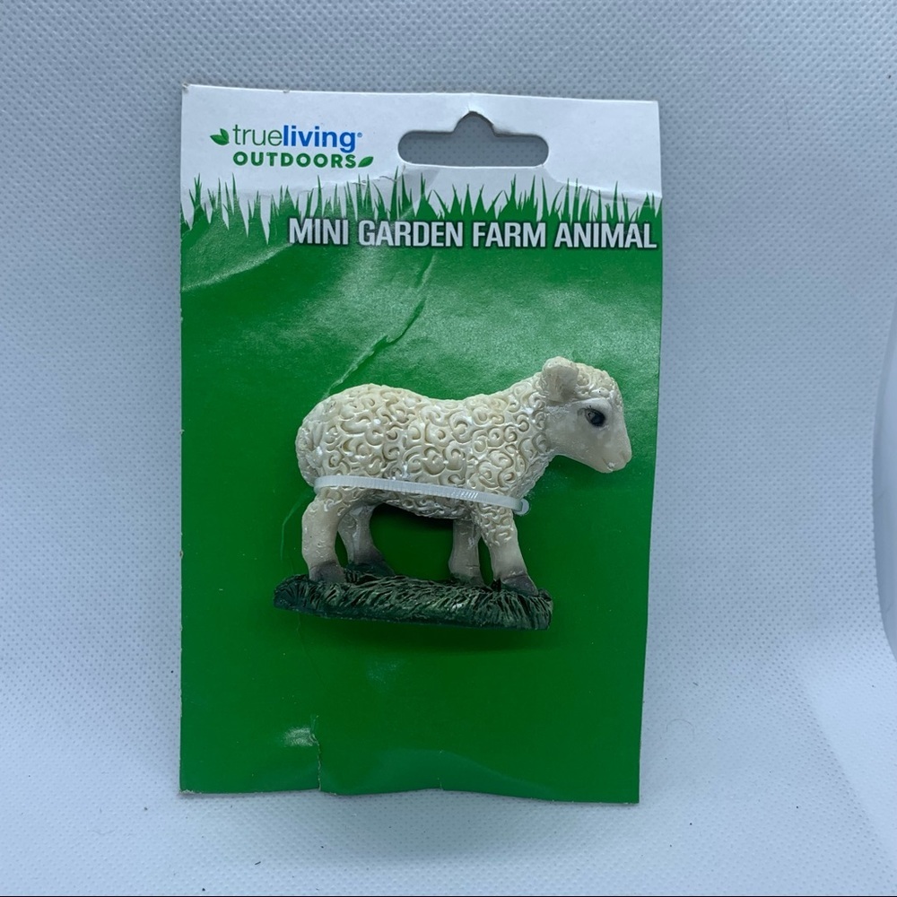 New IN PACKAGING Trueliving Outdoors Mini Garden Farm Animal - Lamb
